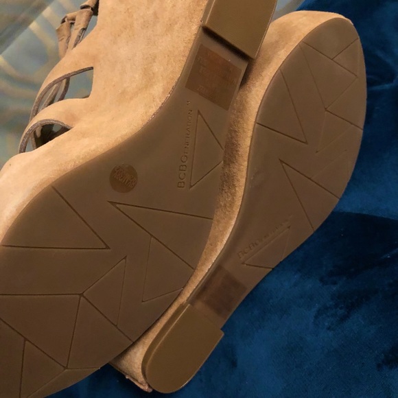 BCBGENERATION BG-TORREZ NWOT - Picture 4 of 5